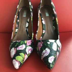 Schuts floral size 7.5B